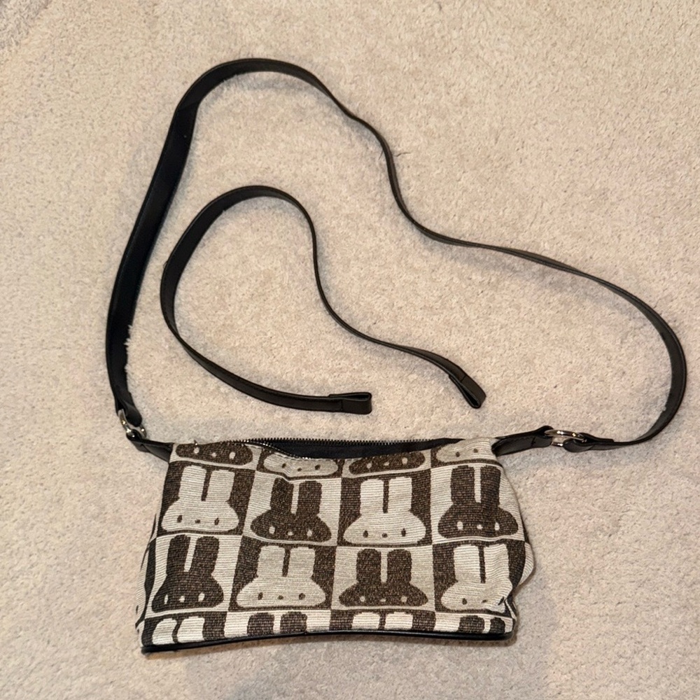 Chic Black and White Bunny Print Crossbody Bag